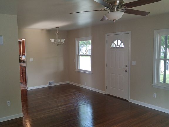 2nd image of 126 W Parkwood St