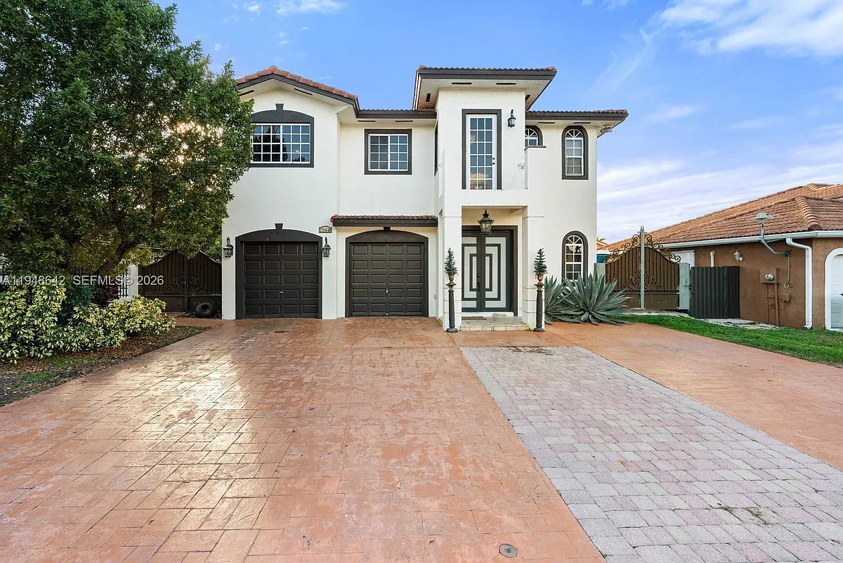 Building Photo - 1360 SW 142nd Ave #1360