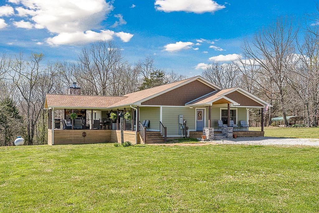 1001 Roberts Cemetery Rd, Walling, TN 38587 | Zillow