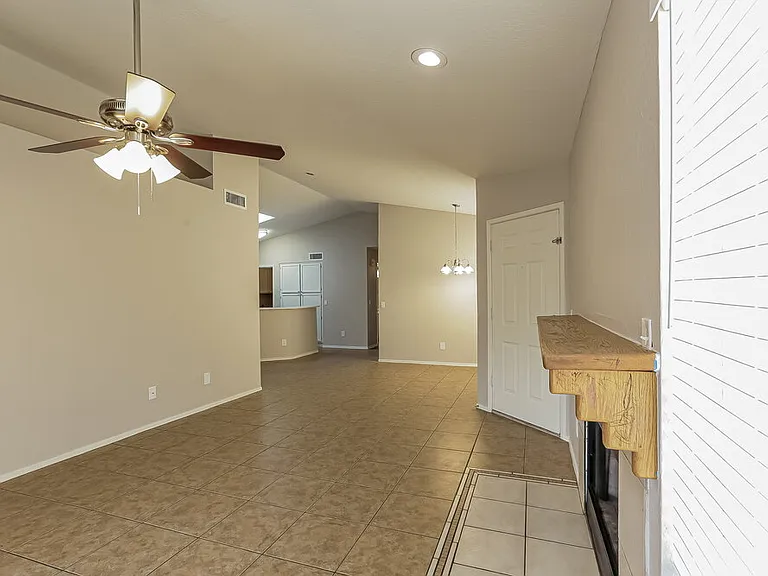 4169 E Pecan Rd — Photo 4