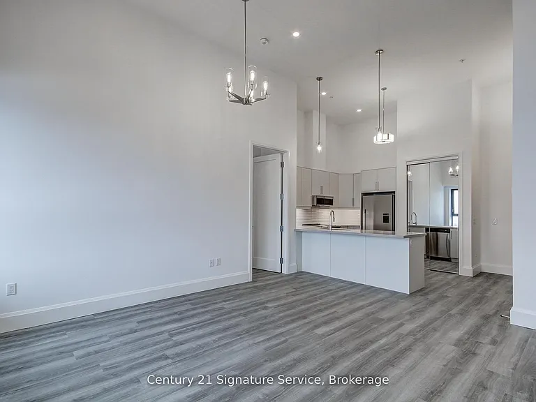 118 King St E #LPH16 — Photo 14