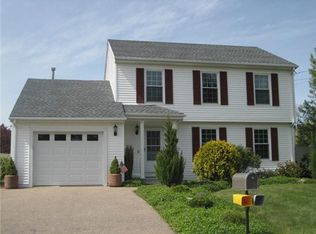 2 Leeward Dr, Westerly, RI 02891