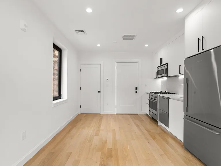 1618 Beacon St #3 — Photo 7