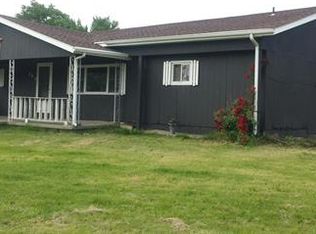 305 Topeka Ave, Lyndon, KS 66451