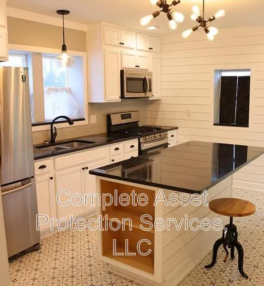 117 Columbia St — Photo 12