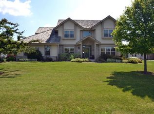 W170N7632 Patrician Pkwy, Menomonee Falls, WI 53051