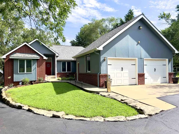 2002 E Chestnut Ave, Arkansas City, KS 67005