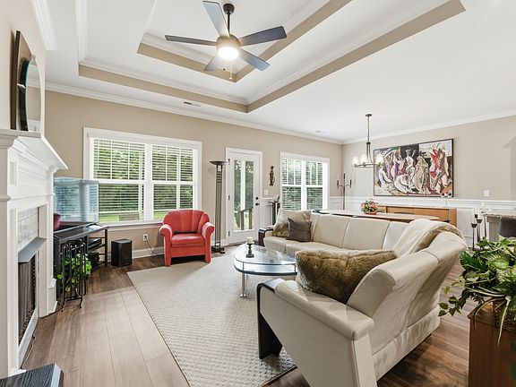 3rd image of 8489 Cherrybark Ln