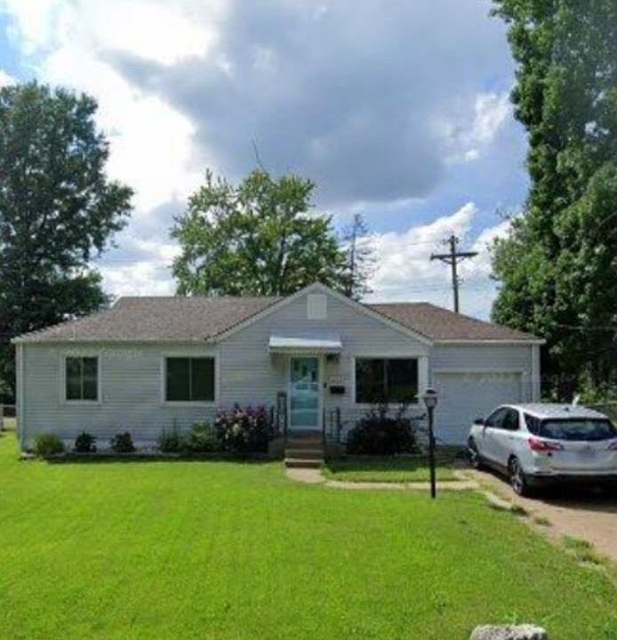 1st image of 10135 Dwight Dr