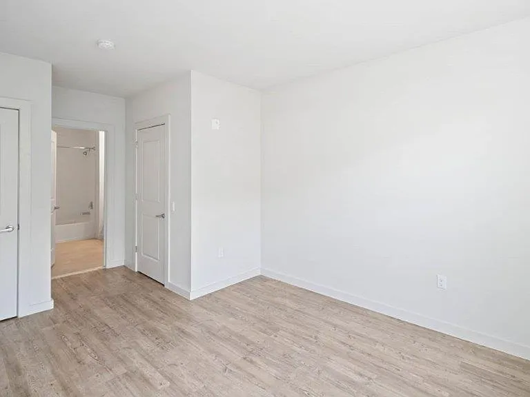 411 North Ave W — Photo 9