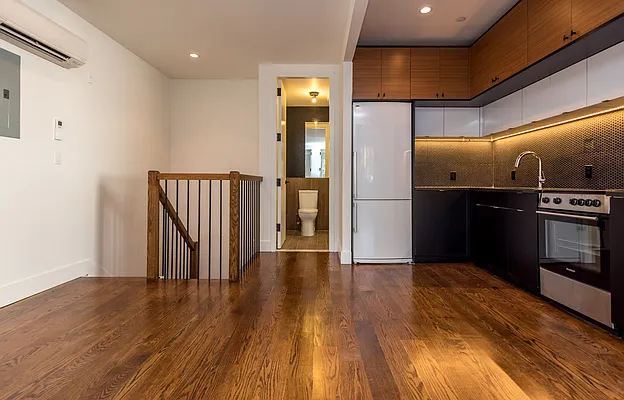 Rented by Nooklyn NYC LLC | media 13