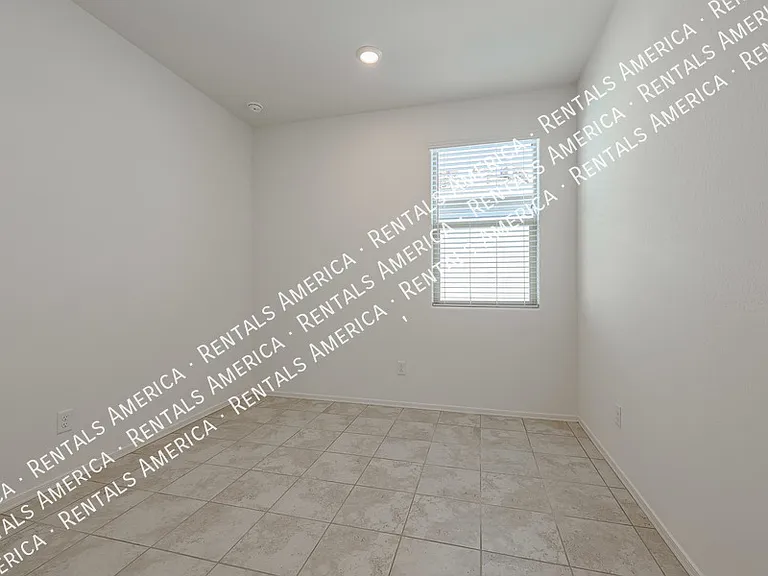 36506 W San Sisto Ave — Photo 3