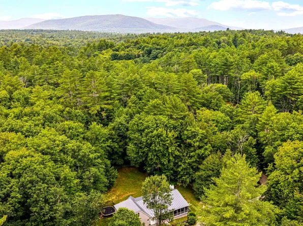 82 Fairgrounds Road, Bradford, NH 03221