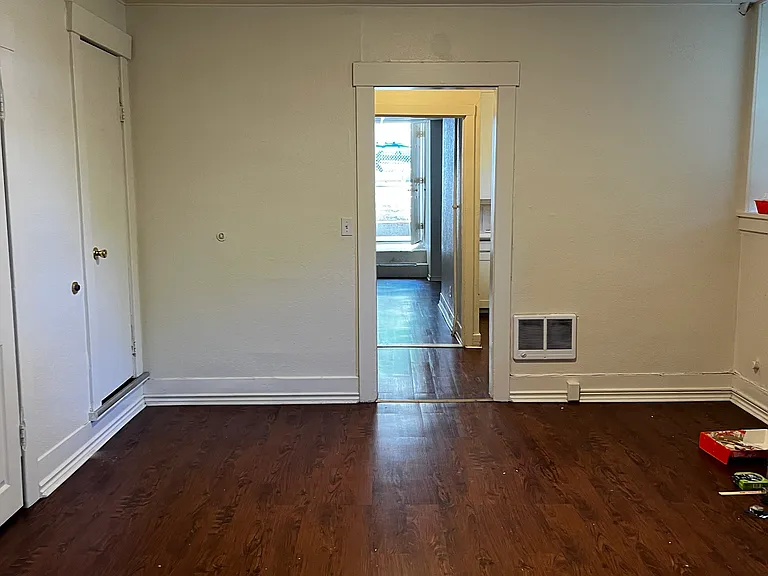 618 E 23rd Ave #E — Photo 5