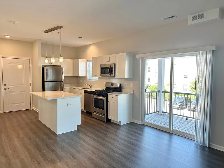 853 E Main St #2B — Photo 6