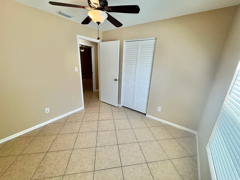 5002 Seneca Ave — Photo 20