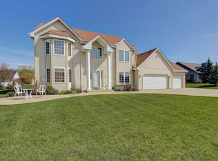 5222 W Behrendt St, Franklin, WI 53132