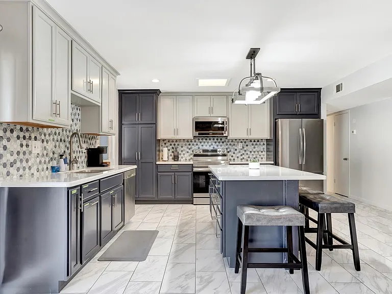 1524 E Broadmor Dr — Photo 12