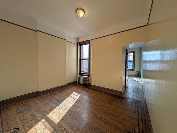 2nd image of 488 Kosciuszko St APT 3L