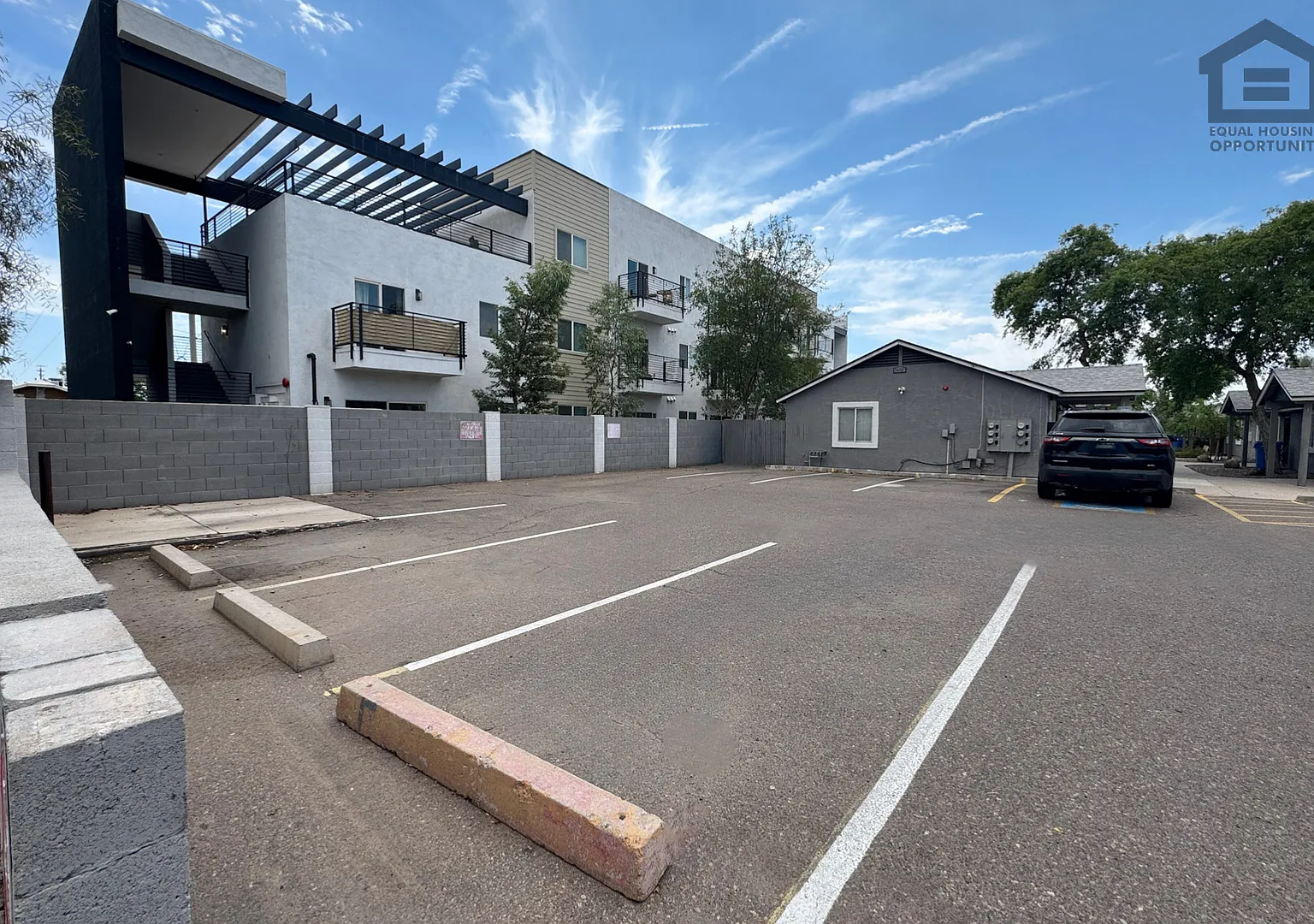 1455 E Taylor St — Photo 4