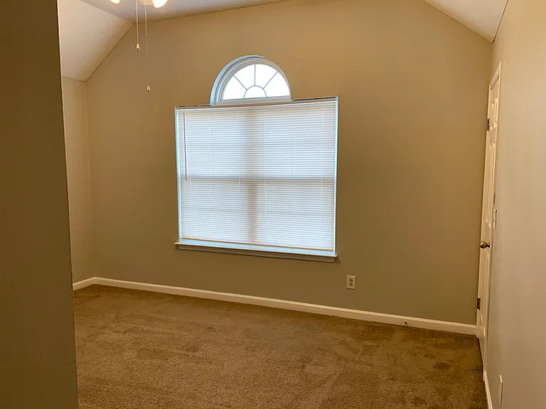 6023 Cullen Dr — Photo 6