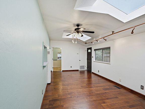 2nd image of 380 River Rd