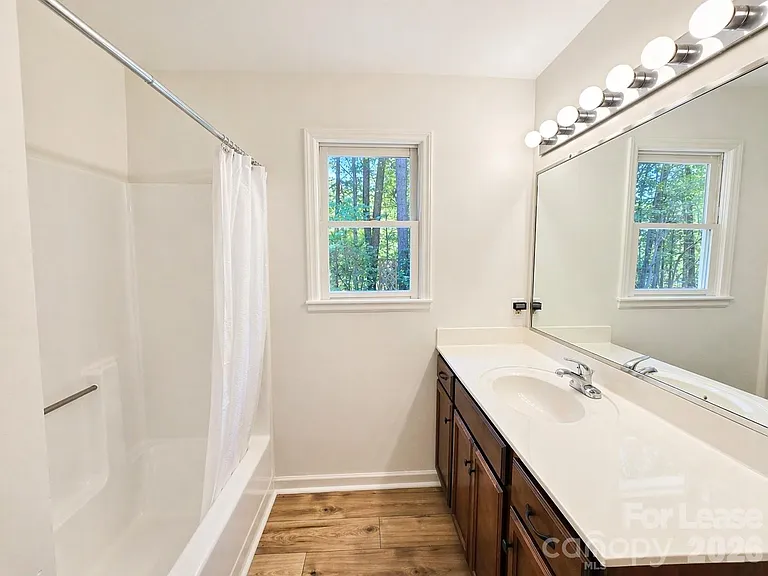 2736 Miranda Rd — Photo 7