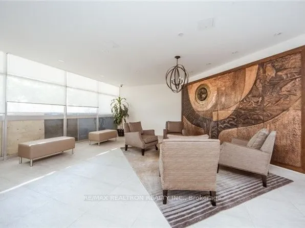120 Dundalk Dr #606, Toronto, ON M1P 4V9