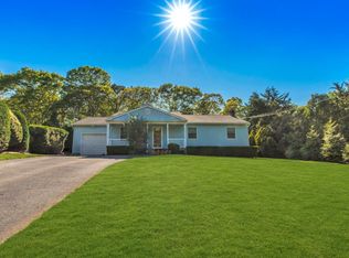 7 Easterly Rd, Hampton Bays, NY 11946