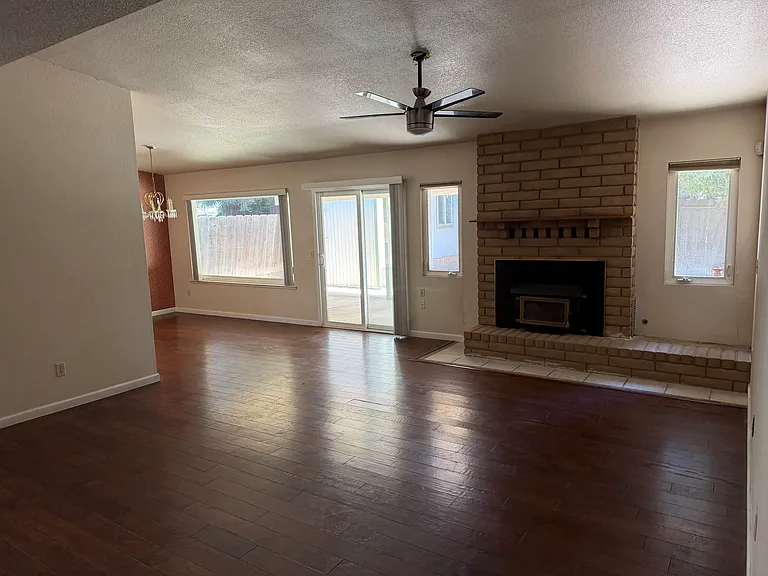 3454 Snowbird Ct — Photo 3