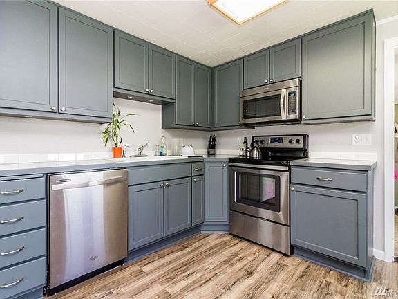 5th image of 723 Lincoln Ave