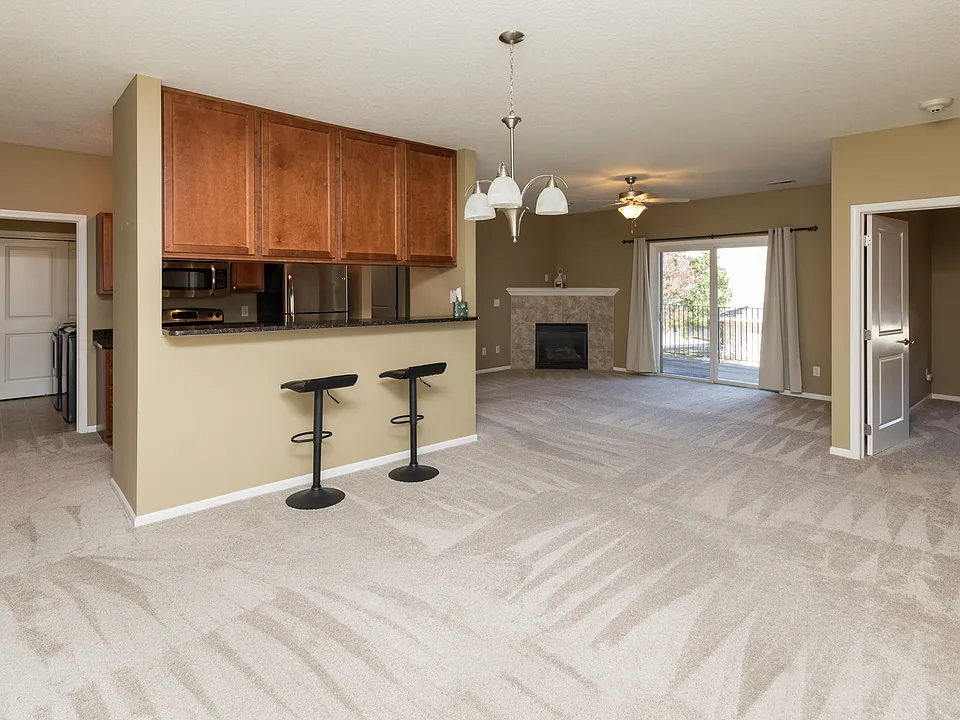 6350 Coachlight Dr #3202