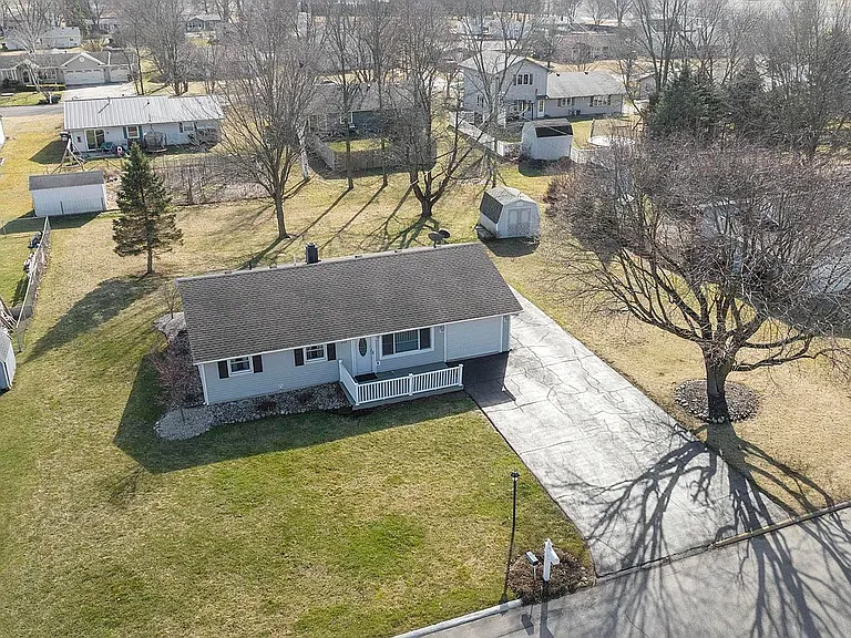 603 E Warfield St — Photo 26