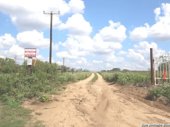 2514 Hartfield Rd #3.4, La Vernia, TX 78121