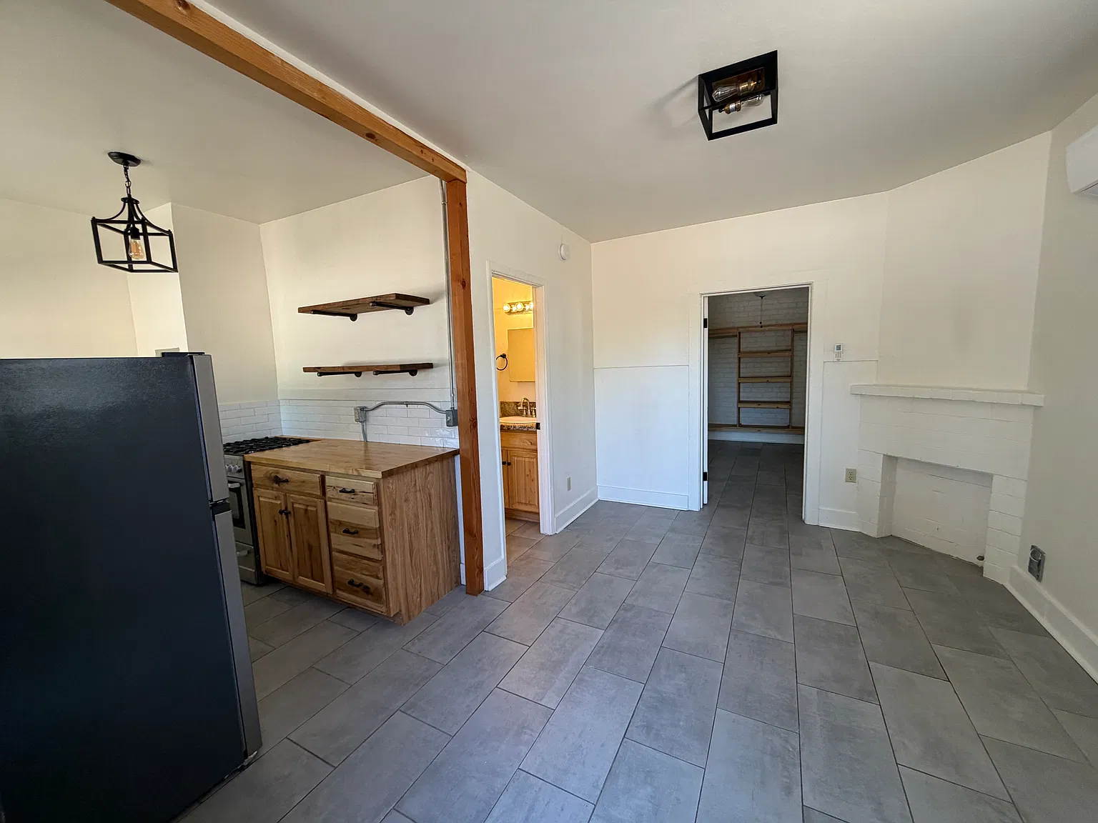 1 bed, 440 sqft, $1,000 — Photo 2