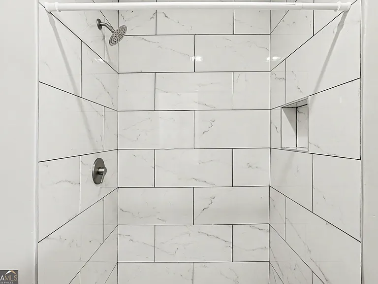 3743 Poplar Dr — Photo 16