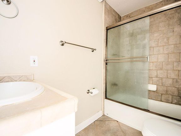 4th image of 1728 Noranda Dr APT 2