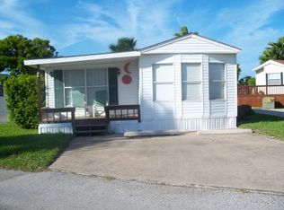 727 E Clam Cir, Port Isabel, TX 78578