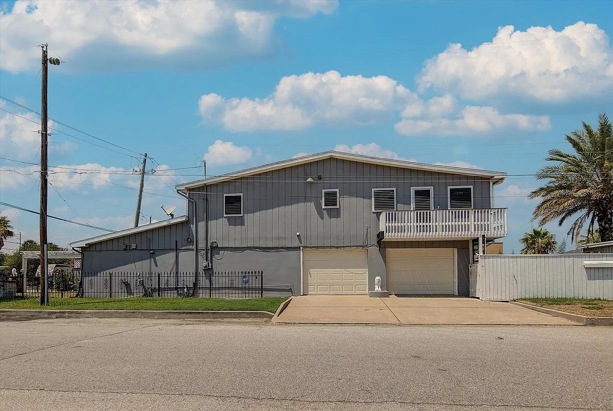 Building Photo - 2128 59th St