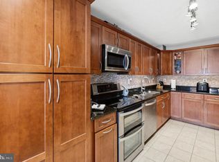203 Yoakum Pkwy APT 410, Alexandria, VA
