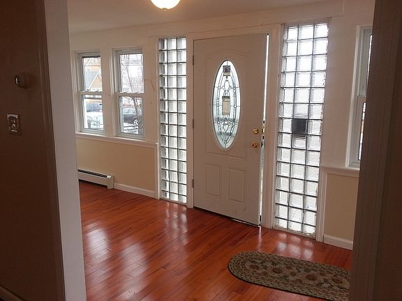 3rd image of 18701 Pineville Ln