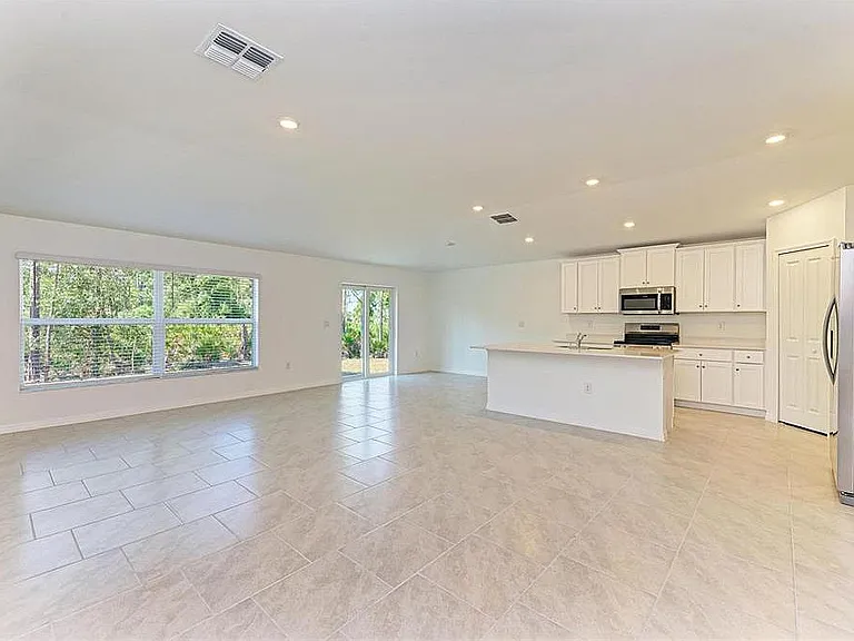 23444 Steeple Ave — Photo 6
