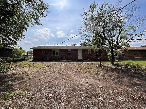 5th image of 312 Roberts Rd