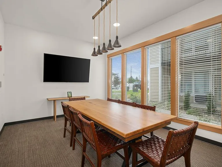 Bluegrass Farms Apartments — Photo 37
