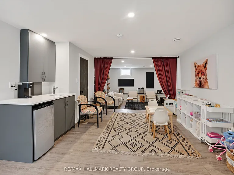 1583 Maxime St — Photo 20