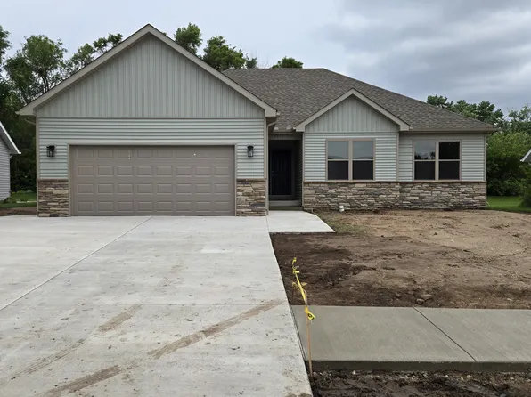 3465 N Pointe Ave, Terre Haute, IN 47805