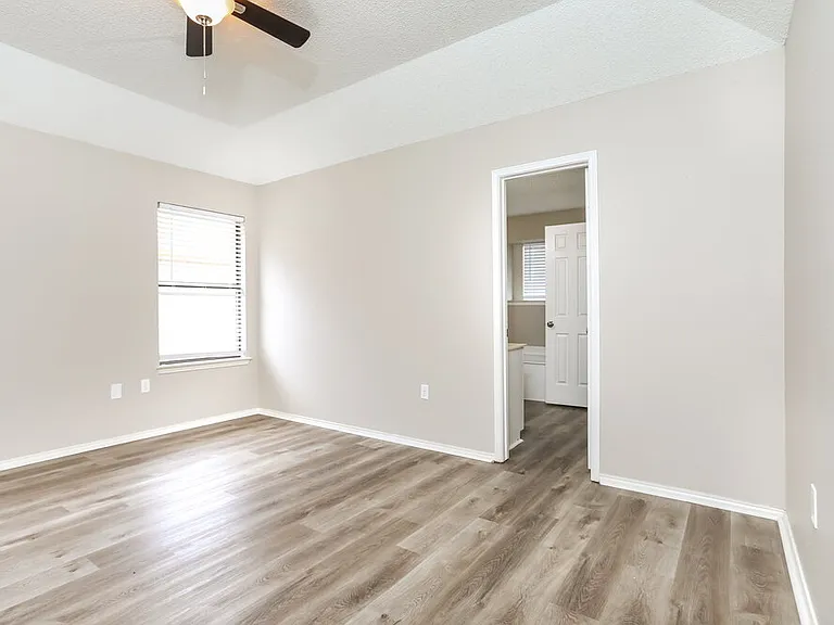 7456 Cross Ridge Cir — Photo 11