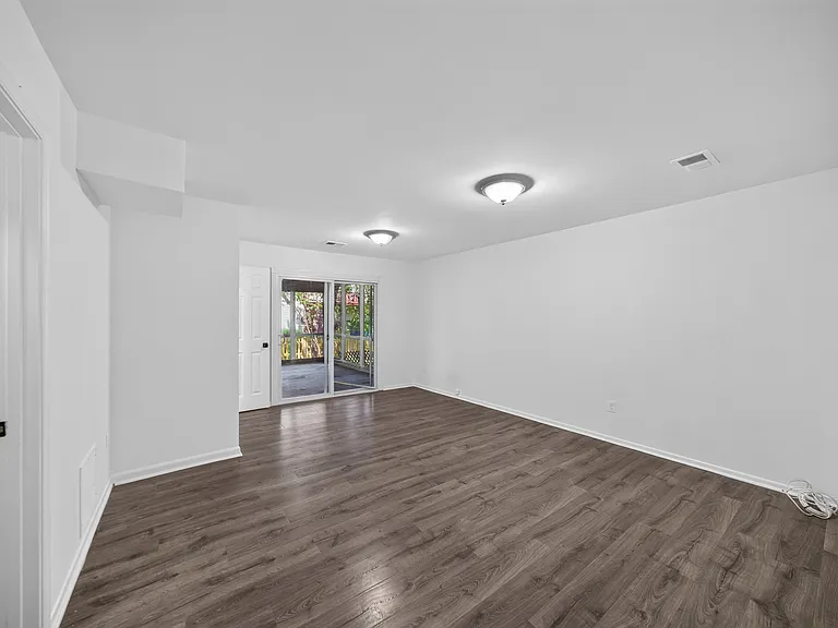 8 Worthington Ct — Photo 7