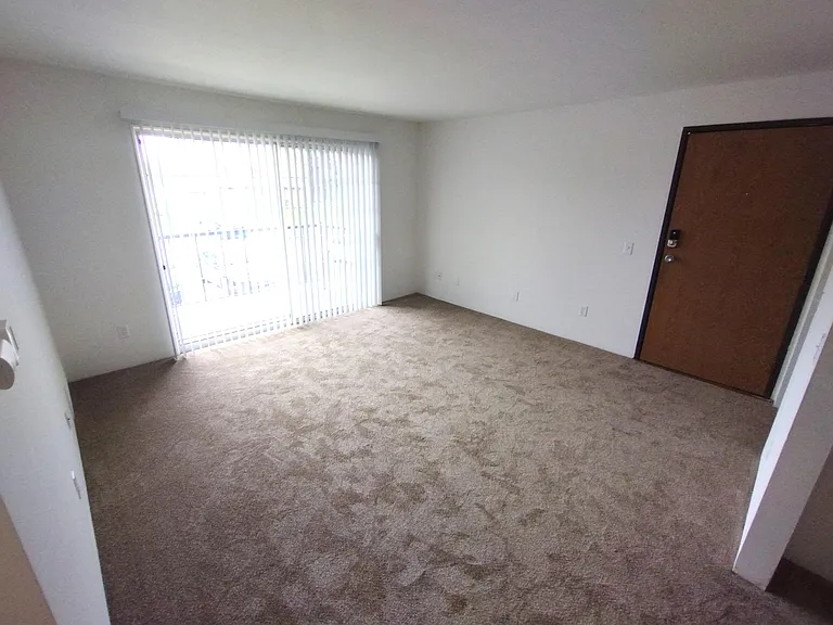 Charter Oaks Apartments — Photo 236