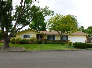 3144 W Lorraine Ave, Roseburg, OR 97471